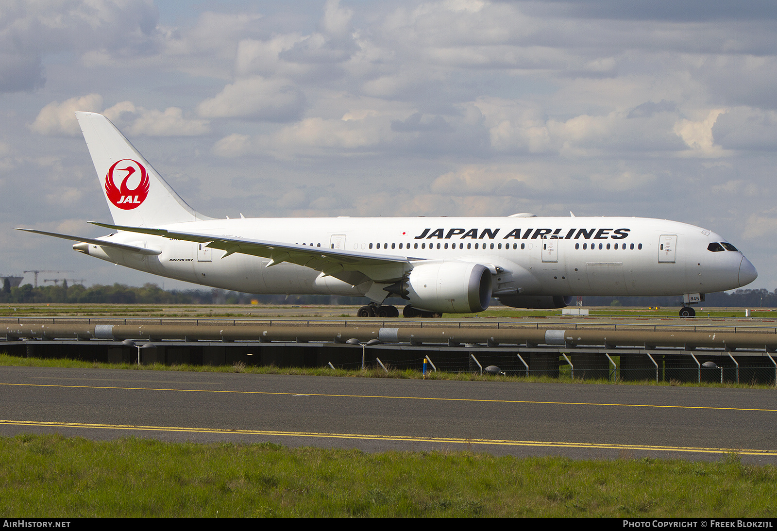 Aircraft Photo of JA845J | Boeing 787-8 Dreamliner | Japan Airlines - JAL | AirHistory.net #473060