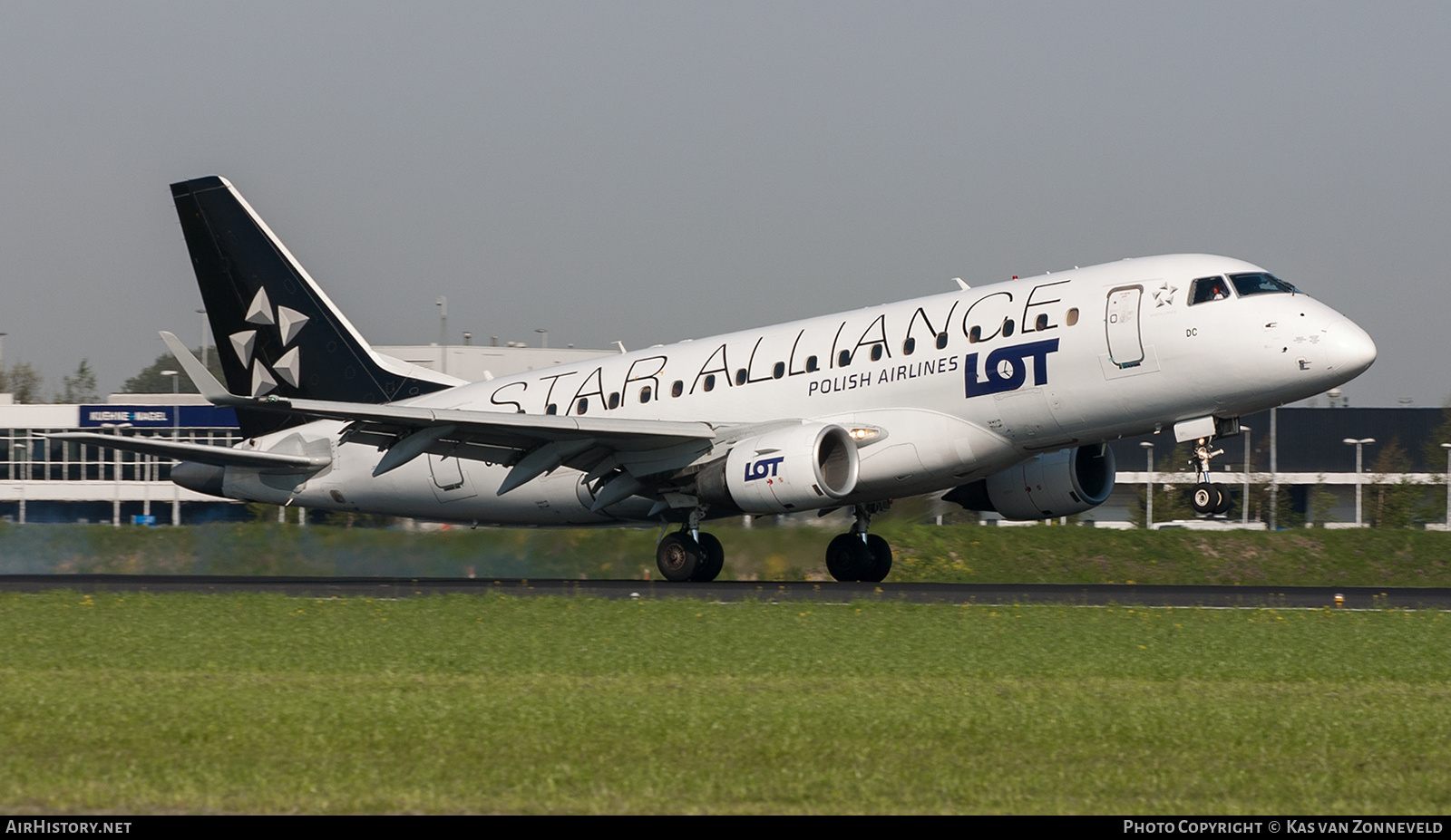 Aircraft Photo of SP-LDC | Embraer 170STD (ERJ-170-100STD) | LOT Polish Airlines - Polskie Linie Lotnicze | AirHistory.net #473084