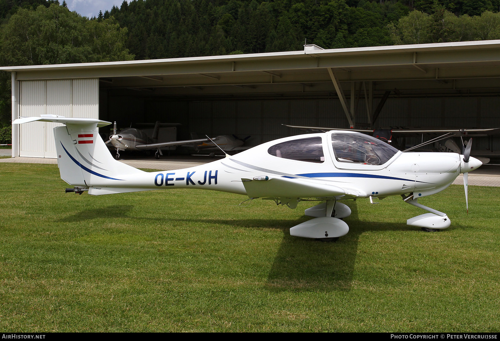 Aircraft Photo of OE-KJH | Diamond DA40 Diamond Star | AirHistory.net #473162