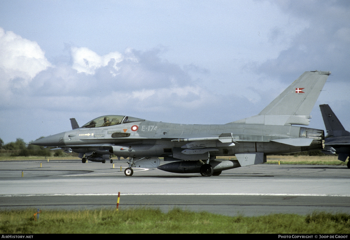 Aircraft Photo of E-174 | General Dynamics F-16A Fighting Falcon | Denmark - Air Force | AirHistory.net #473326