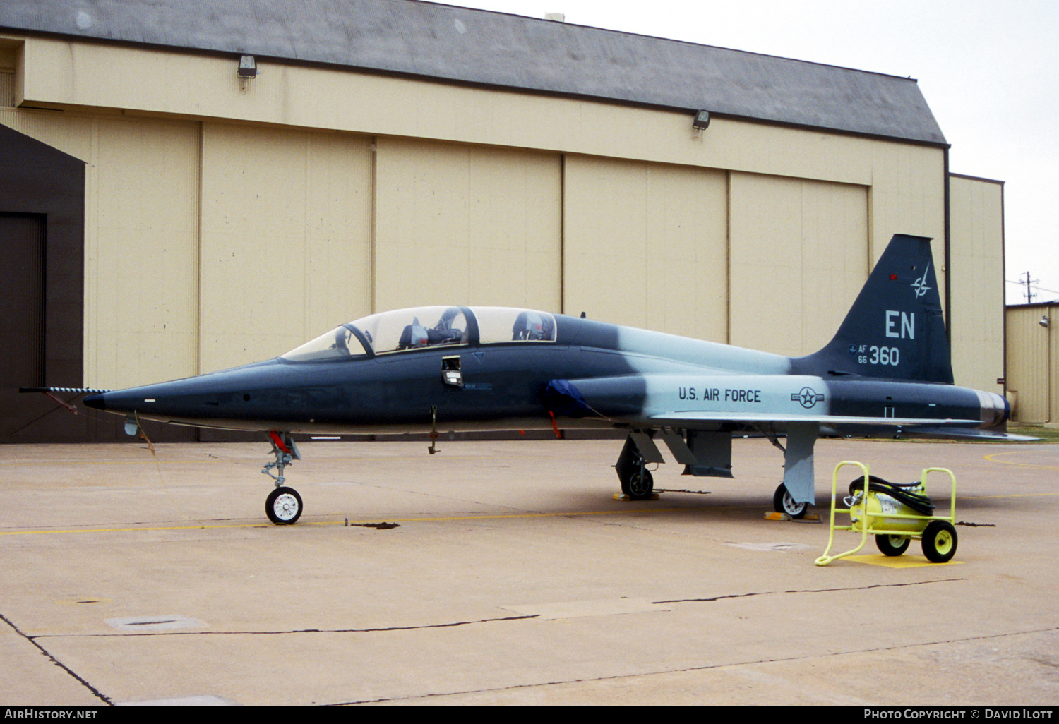 Aircraft Photo of 66-8360 / AF66-360 | Northrop T-38A Talon | USA - Air Force | AirHistory.net #473382
