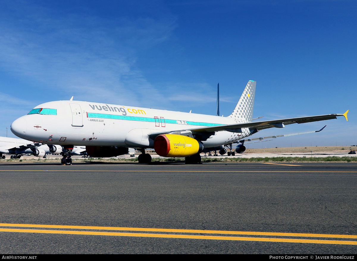 Aircraft Photo of EC-MVM | Airbus A320-232 | Vueling Airlines | AirHistory.net #473414