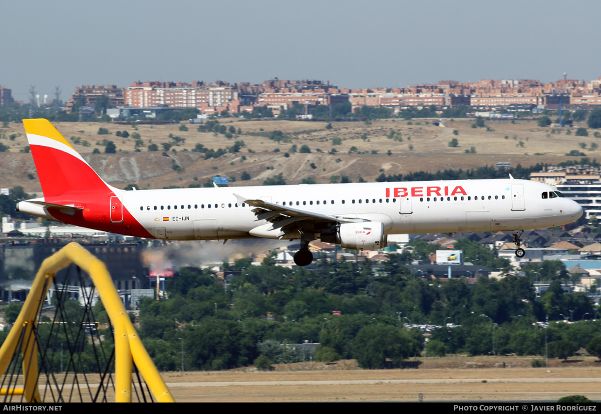 Aircraft Photo of EC-IJN | Airbus A321-212 | Iberia | AirHistory.net #473424