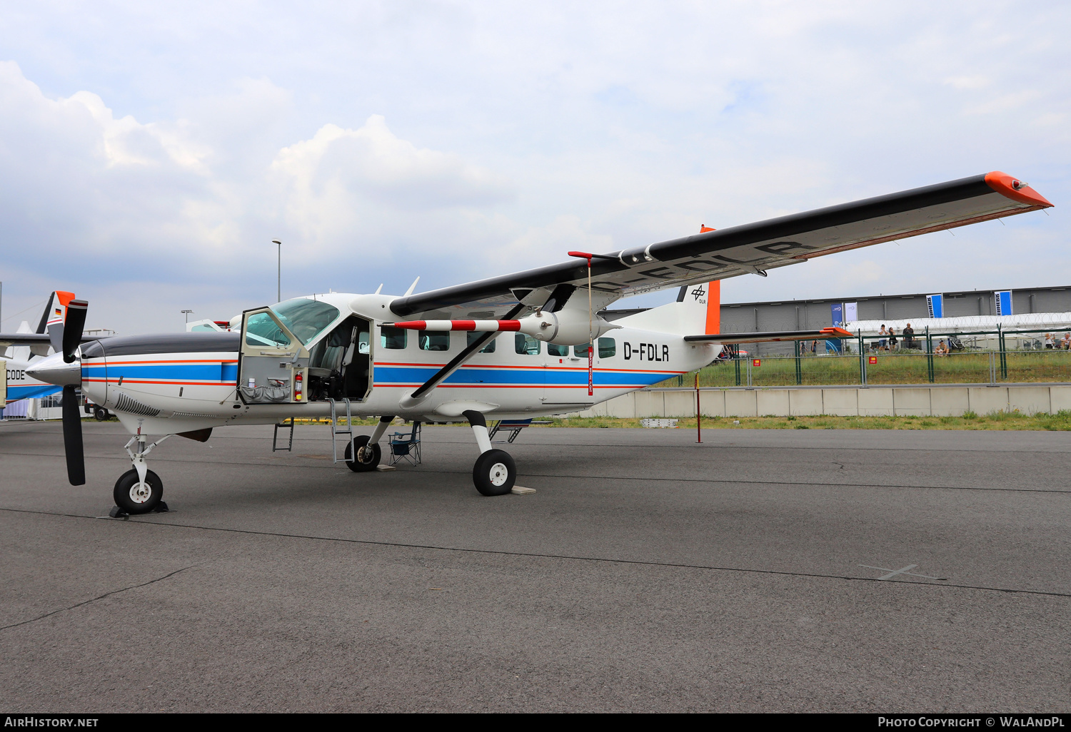 Aircraft Photo of D-FDLR | Cessna 208B Grand Caravan | DLR - Deutsches Zentrum für Luft- und Raumfahrt | AirHistory.net #473477