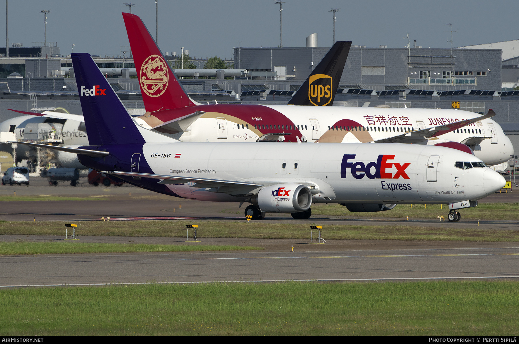 Aircraft Photo of OE-IBW | Boeing 737-4Q8(SF) | FedEx Express - Federal Express | AirHistory.net #473513