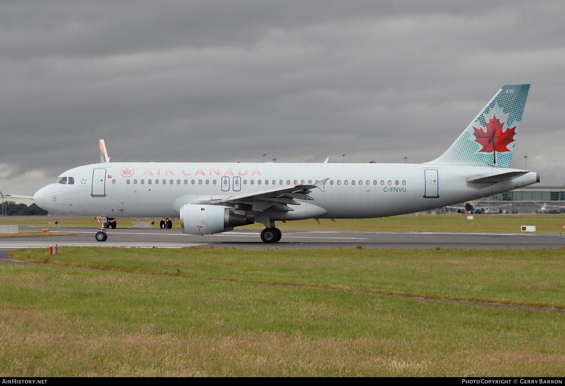 Aircraft Photo of C-FNVU | Airbus A320-211 | Air Canada | AirHistory.net #473585