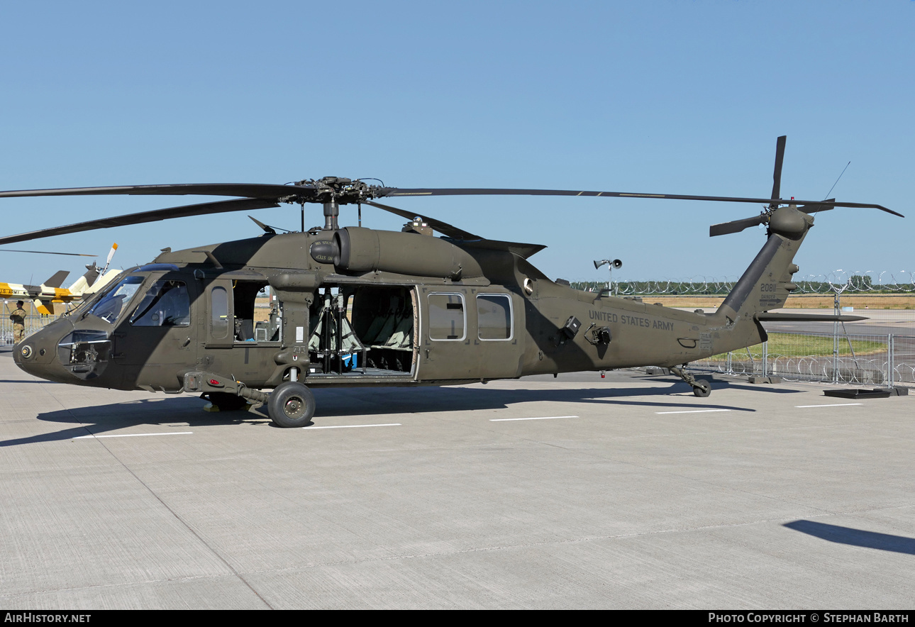 Aircraft Photo of 16-20811 / 20811 | Sikorsky UH-60M Black Hawk (S-70A) | USA - Army | AirHistory.net #473726
