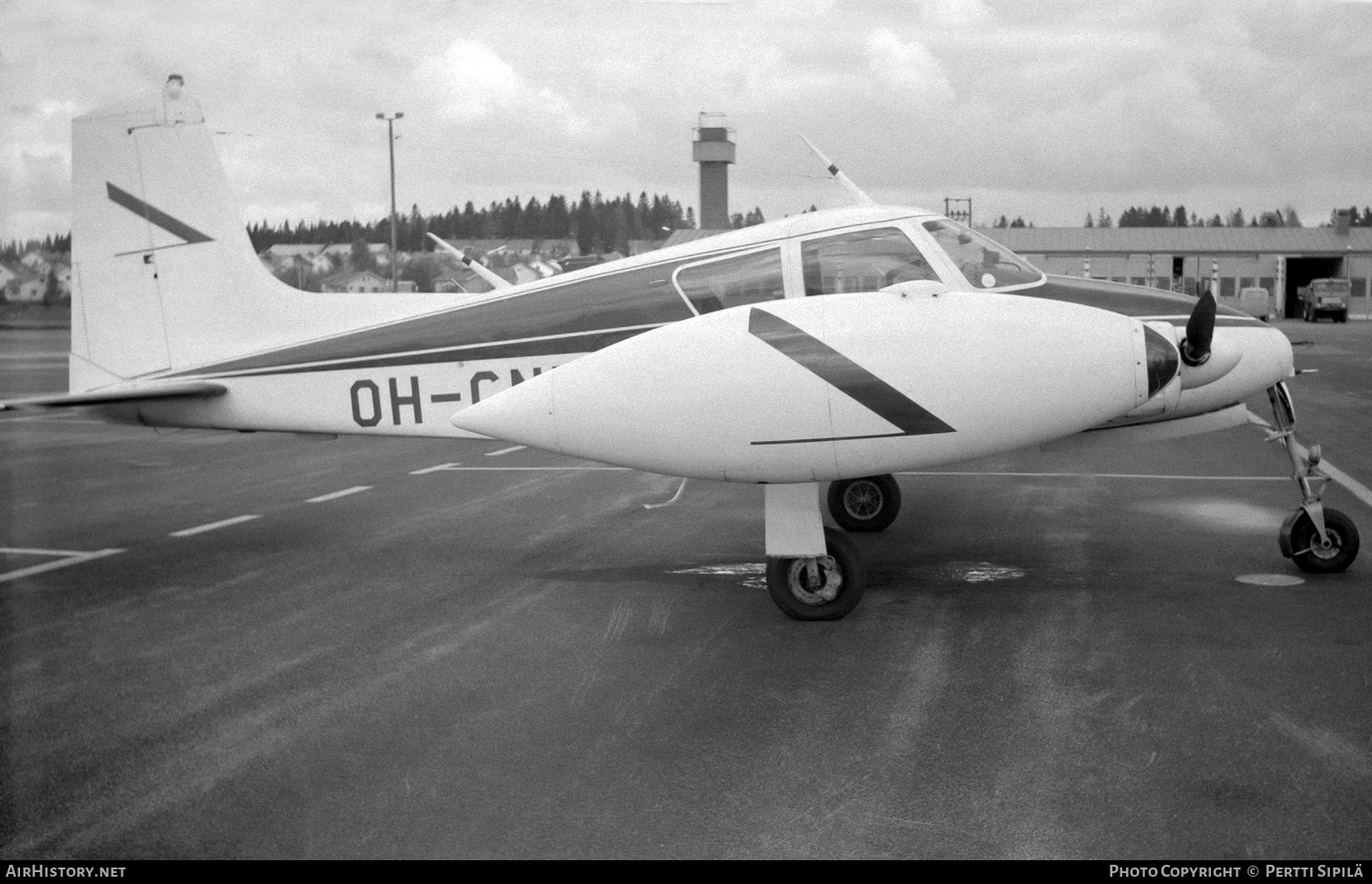 Aircraft Photo of OH-CNK | Cessna 310 | AirHistory.net #473737