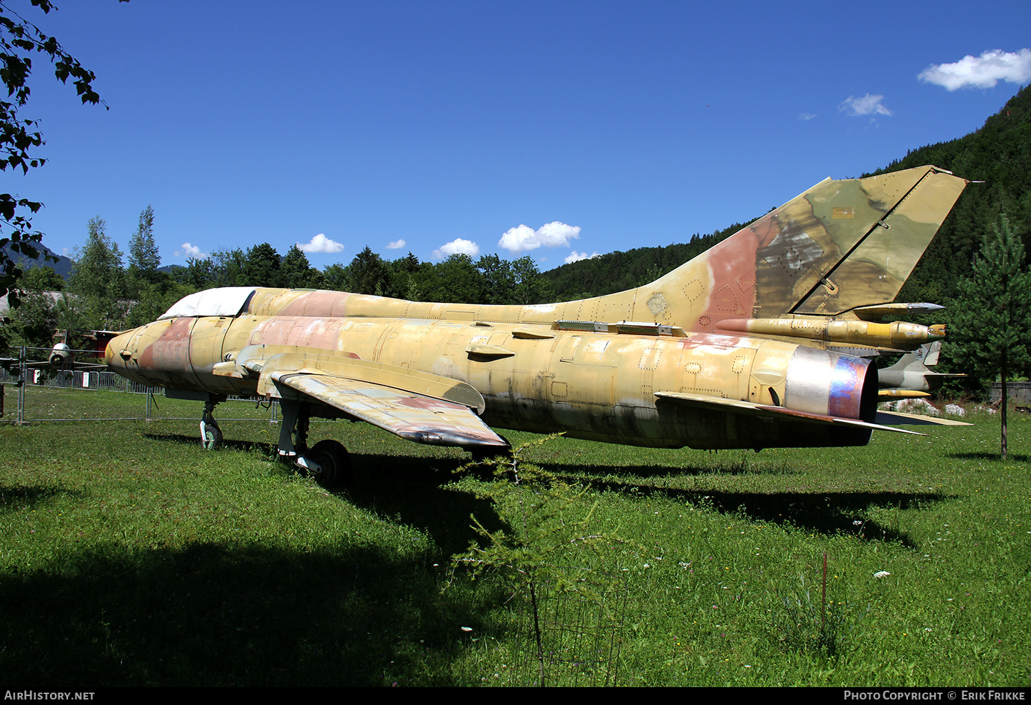 Aircraft Photo of 2547 | Sukhoi Su-22UM3K | East Germany - Air Force | AirHistory.net #473884