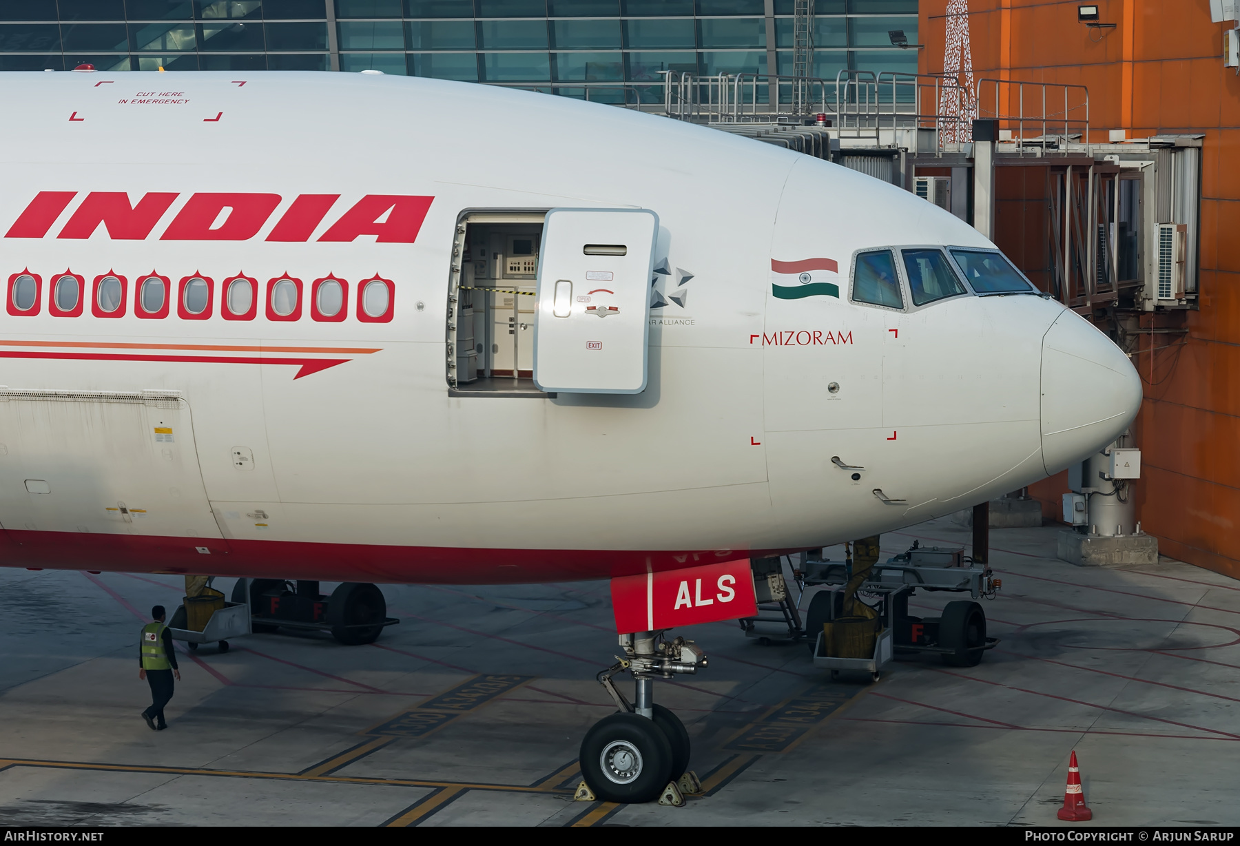 Aircraft Photo of VT-ALS | Boeing 777-337/ER | Air India | AirHistory.net #473962