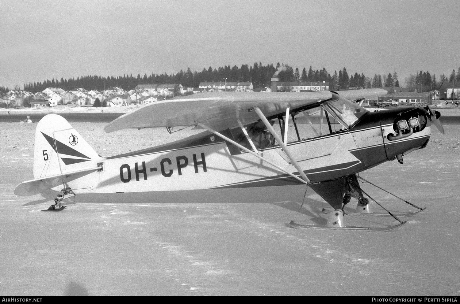Aircraft Photo of OH-CPH | Piper J-3C-65 Cub | Valkeakosken Ilmailukerho | AirHistory.net #473990