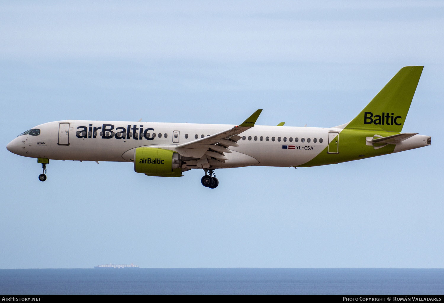 Aircraft Photo of YL-CSA | Bombardier CSeries CS300 (BD-500-1A11) | AirBaltic | AirHistory.net #474065