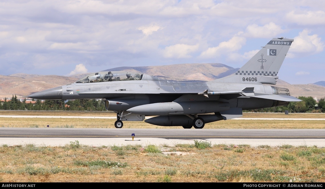 Aircraft Photo of 84606 | General Dynamics F-16B Fighting Falcon | Pakistan - Air Force | AirHistory.net #474205