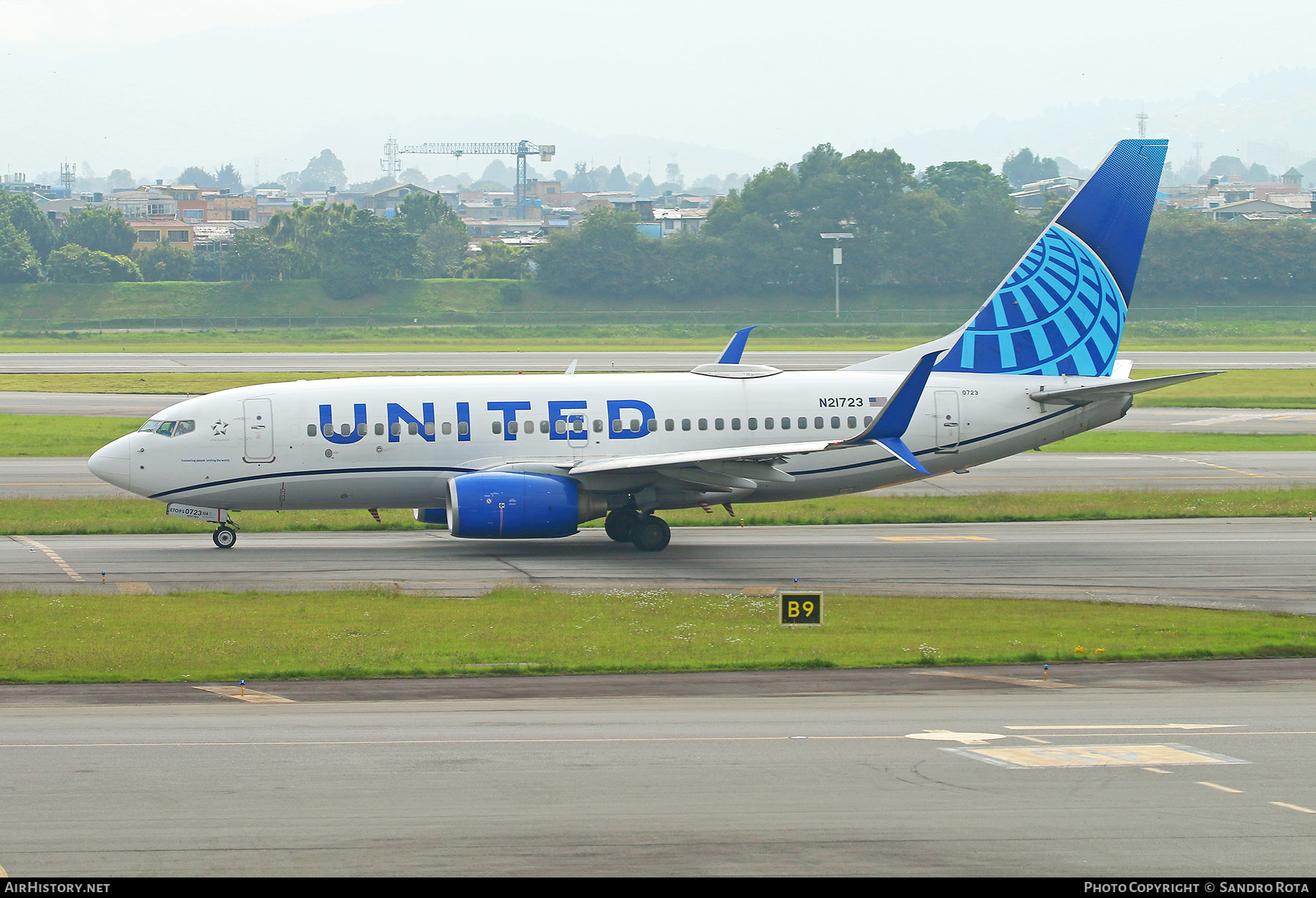 Aircraft Photo of N21723 | Boeing 737-724 | United Airlines | AirHistory.net #474352