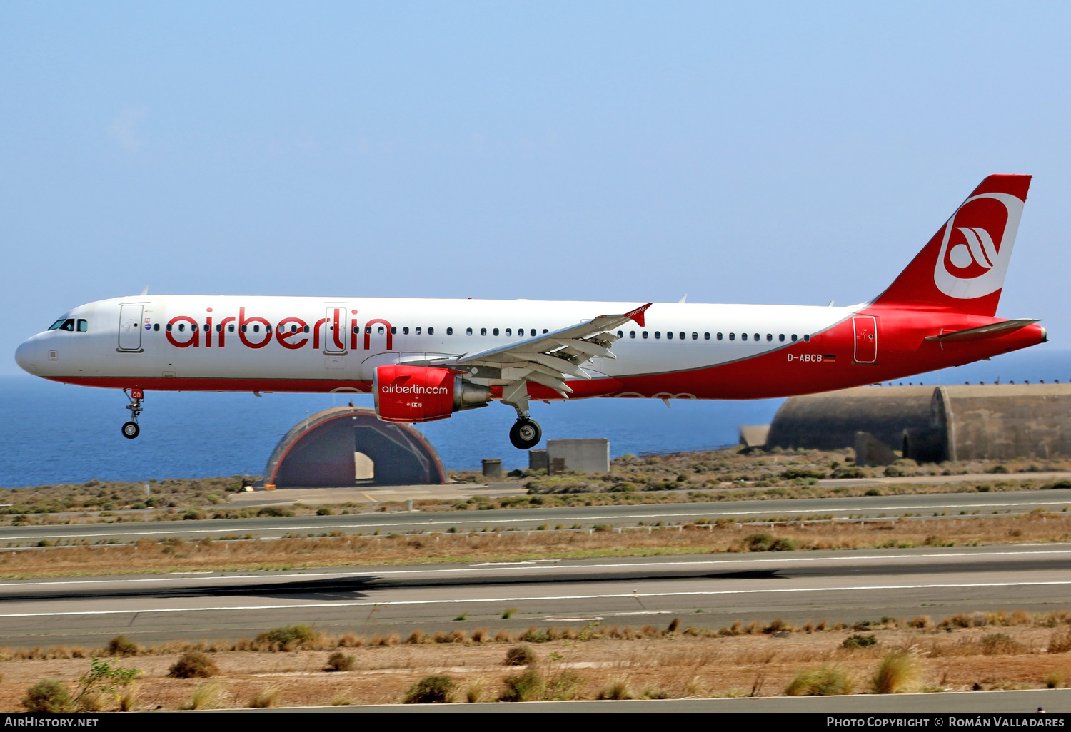 Aircraft Photo of D-ABCB | Airbus A321-211/P2F | Air Berlin | AirHistory.net #474444