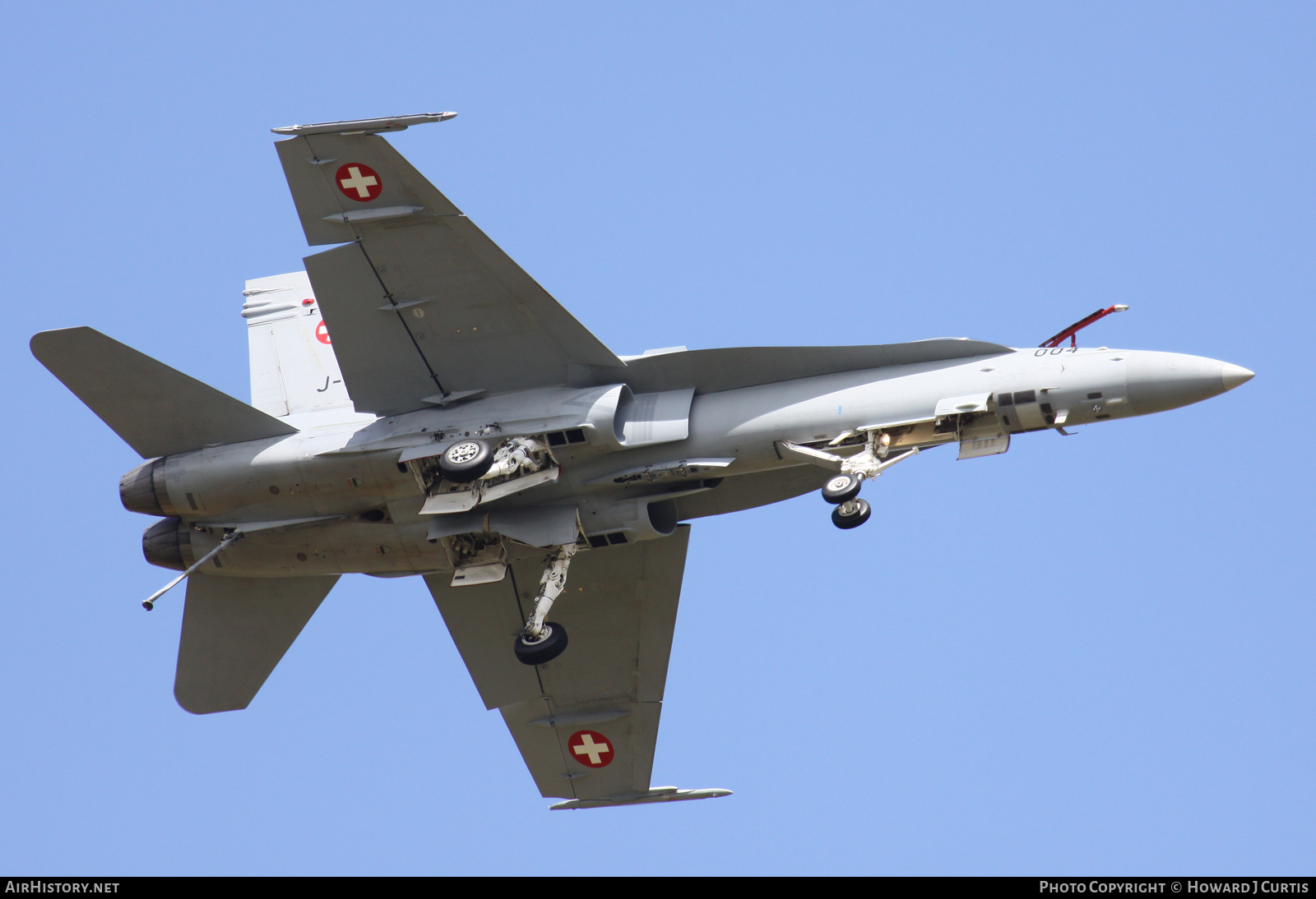 Aircraft Photo of J-5004 | McDonnell Douglas F/A-18C Hornet | Switzerland - Air Force | AirHistory.net #474448