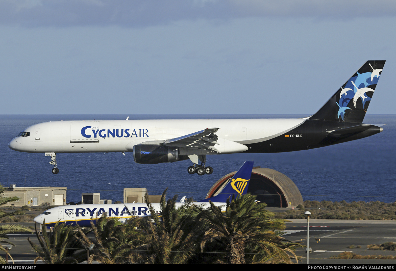 Aircraft Photo of EC-KLD | Boeing 757-236(PCF) | Cygnus Air | AirHistory.net #474664