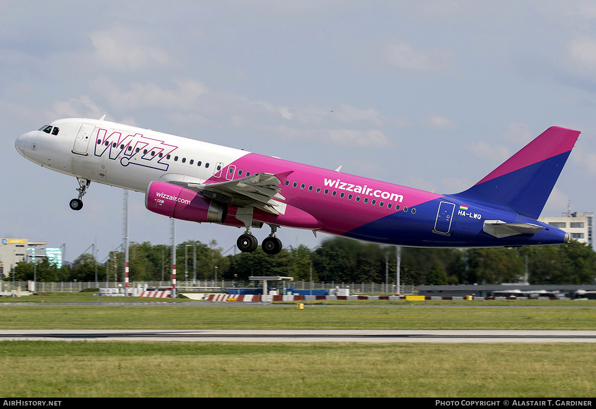 Aircraft Photo of HA-LWQ | Airbus A320-232 | Wizz Air | AirHistory.net #474868
