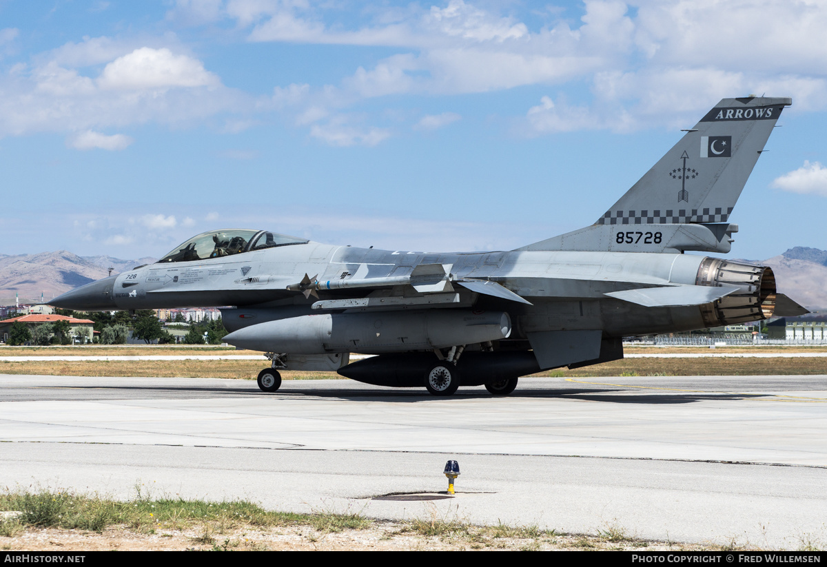 Aircraft Photo of 85728 | General Dynamics F-16A Fighting Falcon | Pakistan - Air Force | AirHistory.net #474870