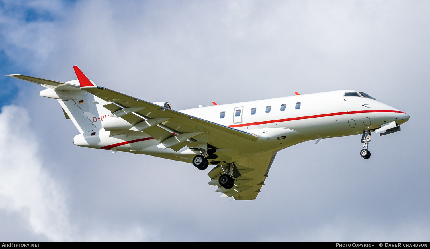 Aircraft Photo of D-BUBI | Bombardier Challenger 300 (BD-100-1A10) | AirHistory.net #474985