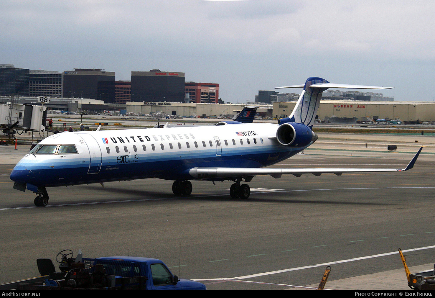Aircraft Photo of N727SK | Bombardier CRJ-701ER (CL-600-2C10) | United Express | AirHistory.net #475038