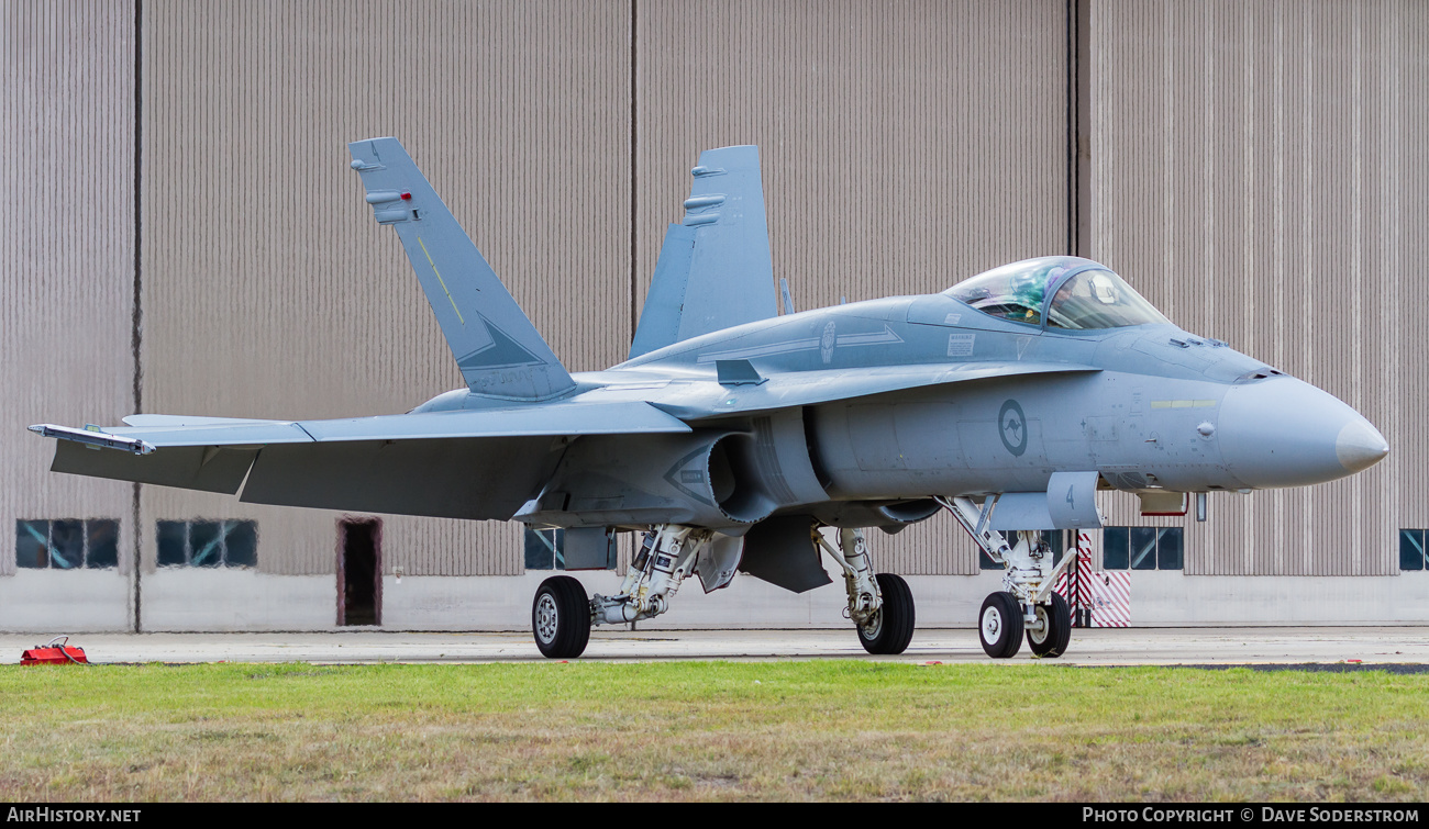 Aircraft Photo of A21-4 | McDonnell Douglas F/A-18A Hornet | Australia - Air Force | AirHistory.net #475172
