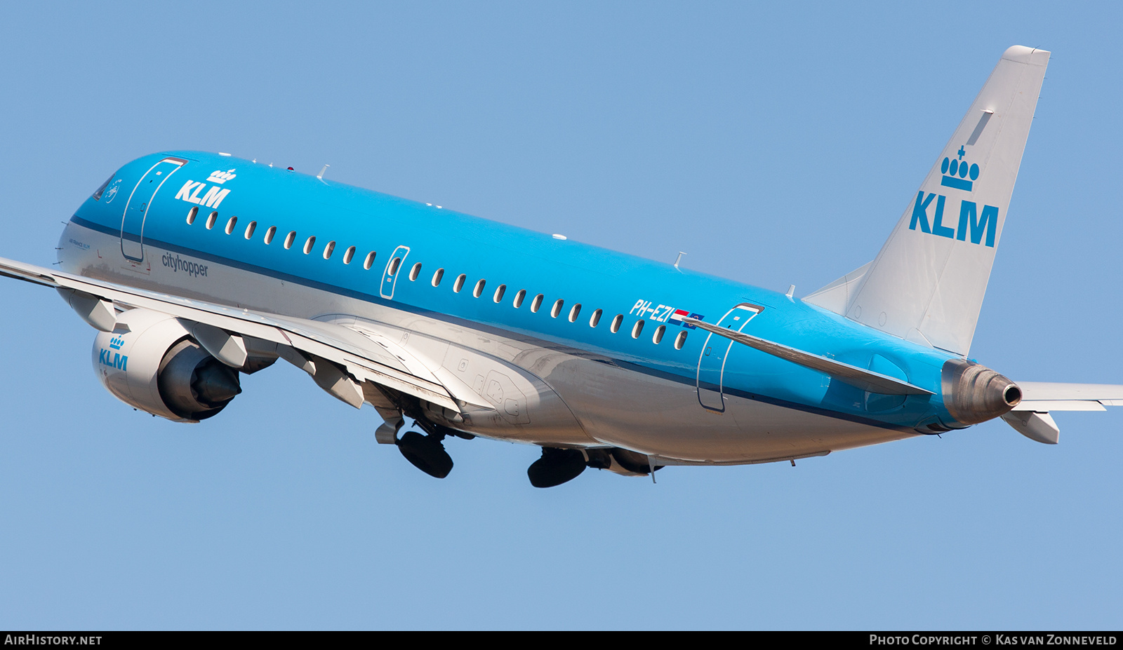 Aircraft Photo of PH-EZI | Embraer 190STD (ERJ-190-100STD) | KLM Cityhopper | AirHistory.net #475213