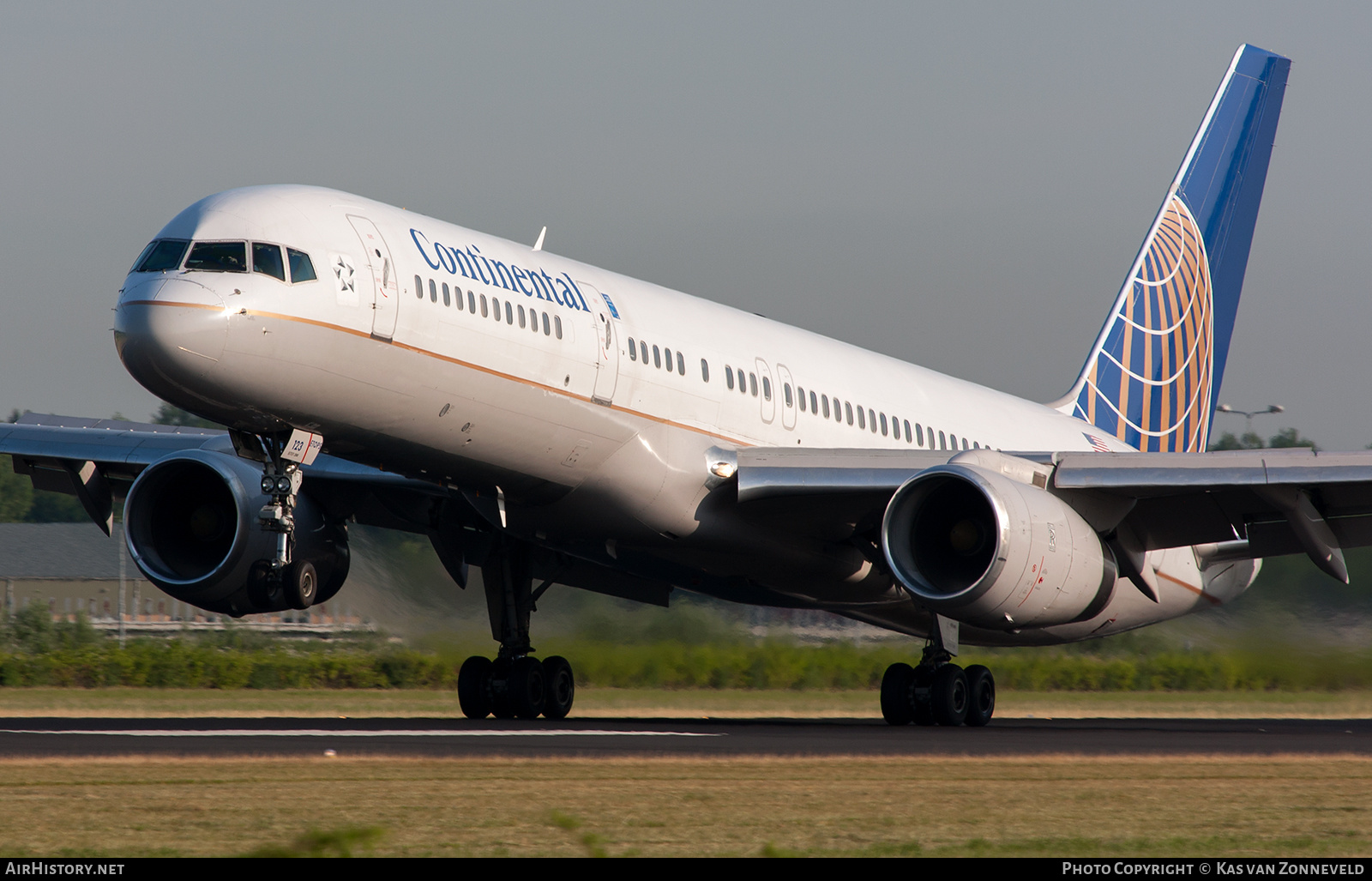 Aircraft Photo of N26123 | Boeing 757-224 | Continental Airlines | AirHistory.net #475239