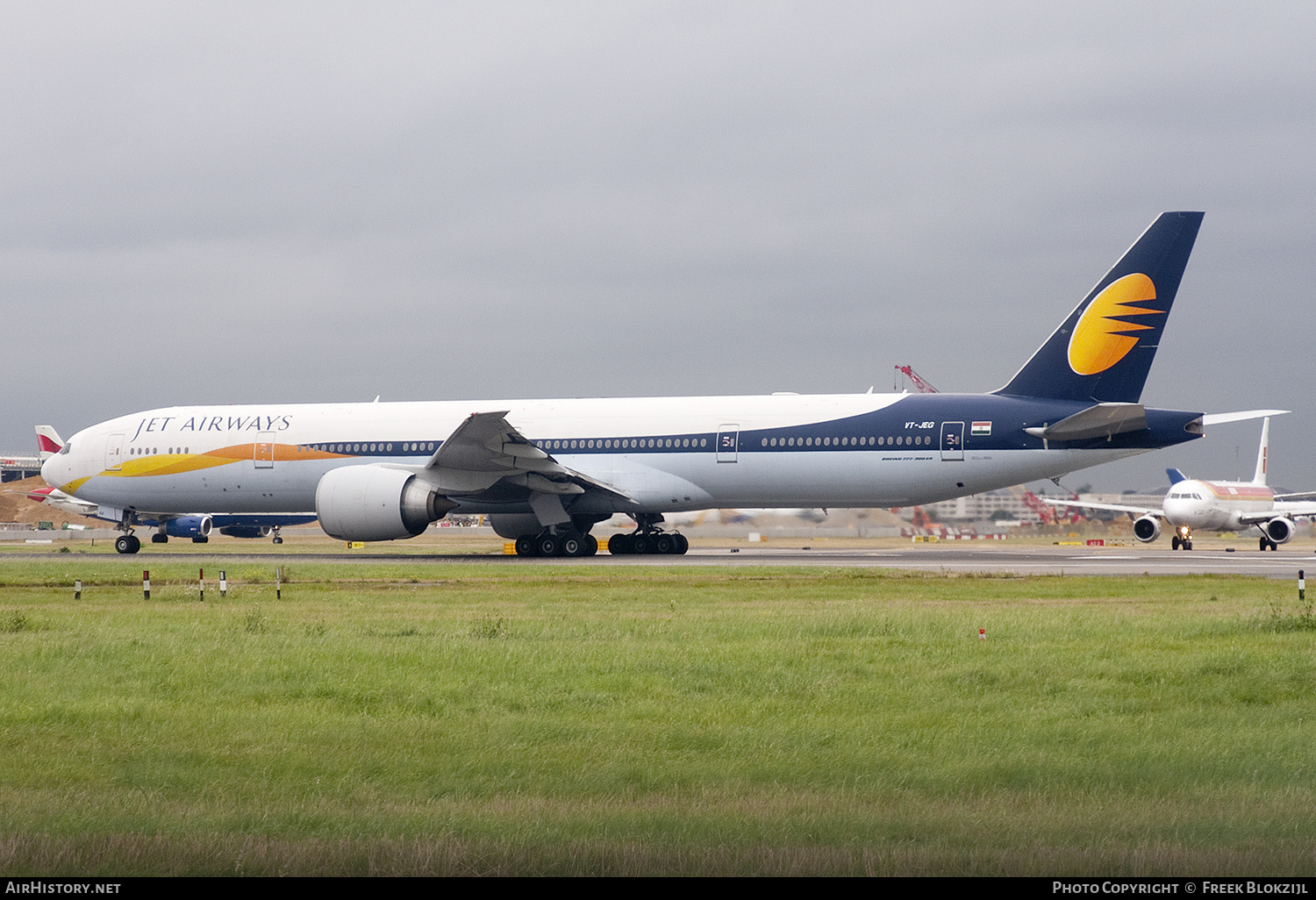 Aircraft Photo of VT-JEQ | Boeing 777-35R/ER | Jet Airways | AirHistory.net #475387