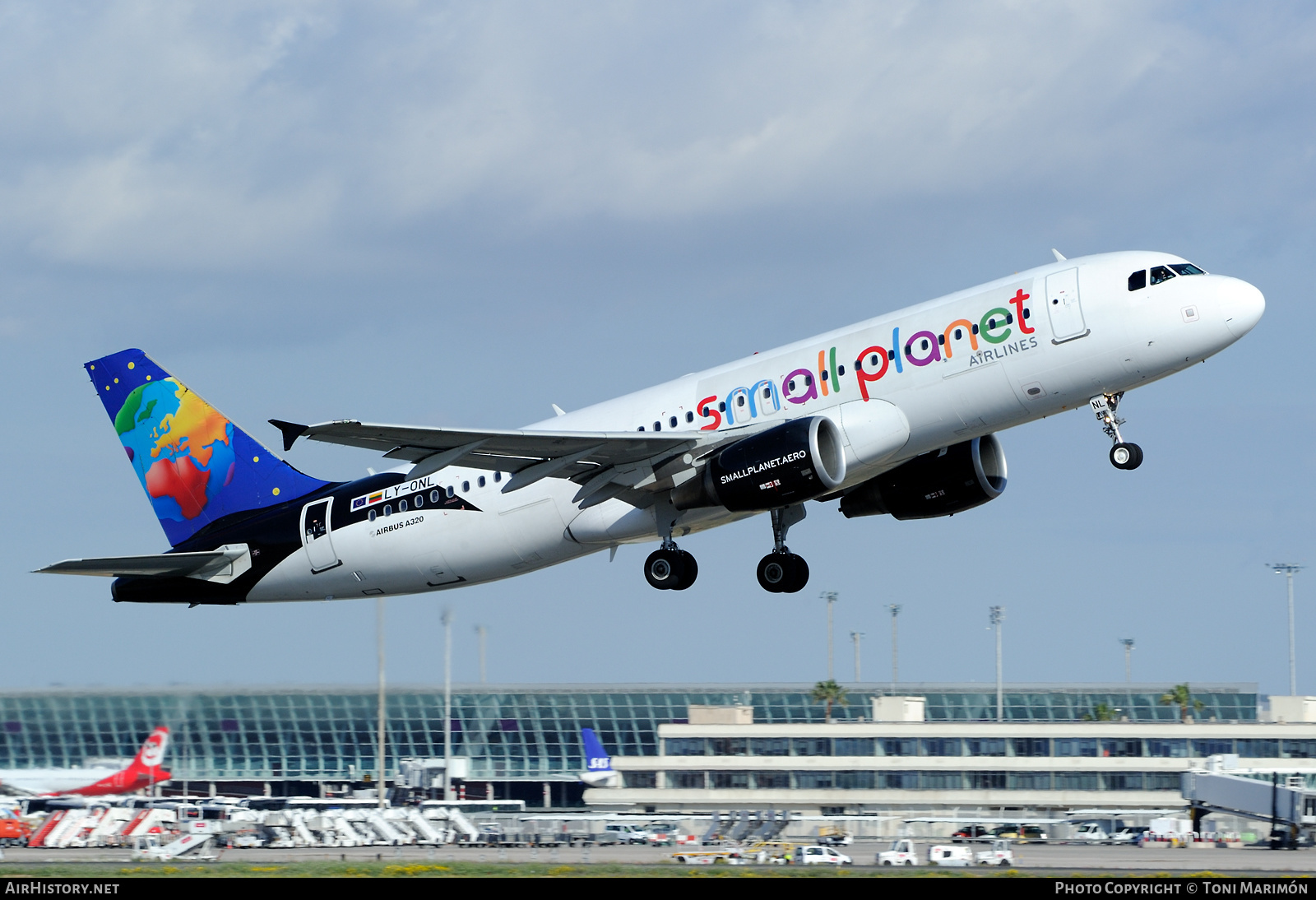 Aircraft Photo of LY-ONL | Airbus A320-214 | Small Planet Airlines | AirHistory.net #475471