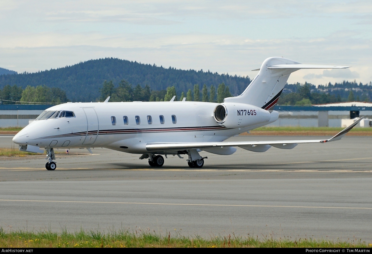 Aircraft Photo of N776QS | Bombardier Challenger 350 (BD-100-1A10) | AirHistory.net #475478