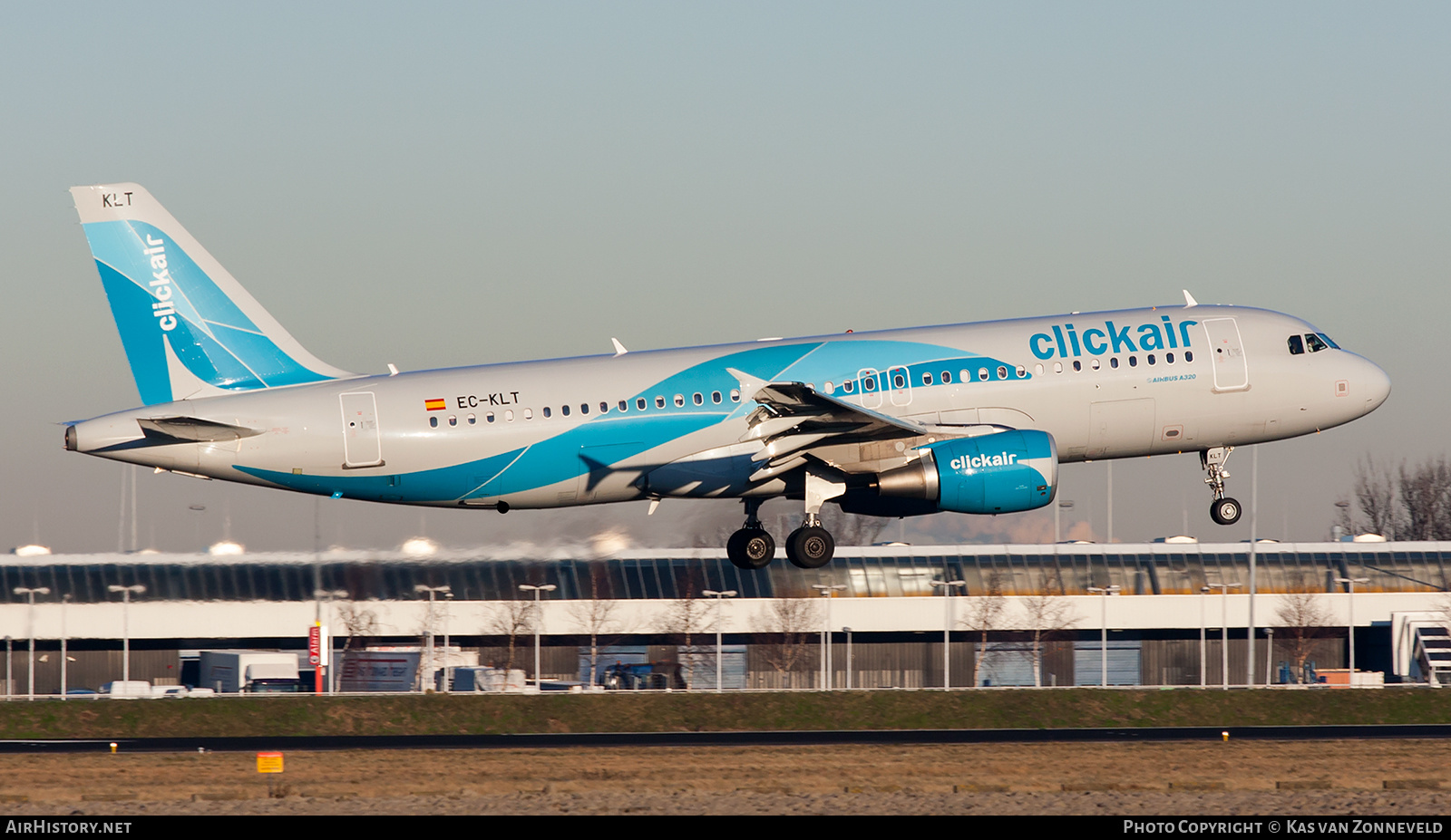 Aircraft Photo of EC-KLT | Airbus A320-216 | Clickair | AirHistory.net #475550