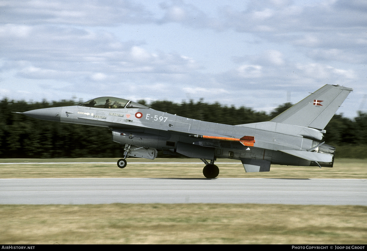 Aircraft Photo of E-597 | General Dynamics F-16A Fighting Falcon | Denmark - Air Force | AirHistory.net #475675