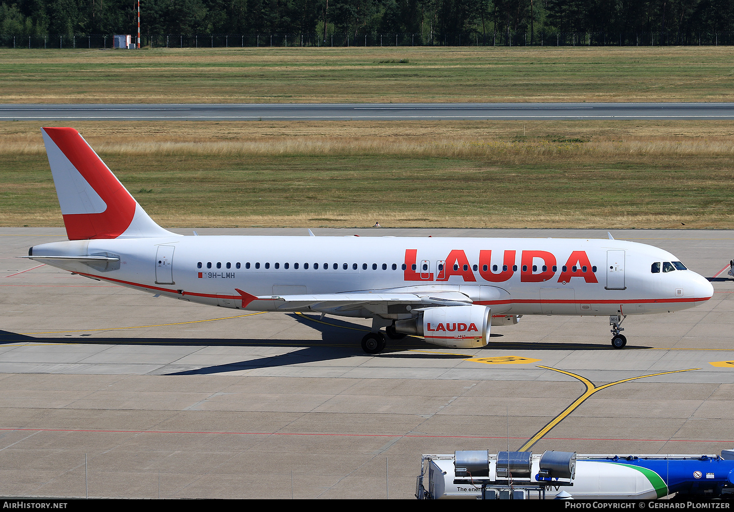 Aircraft Photo of 9H-LMH | Airbus A320-214 | Lauda Europe | AirHistory.net #475710
