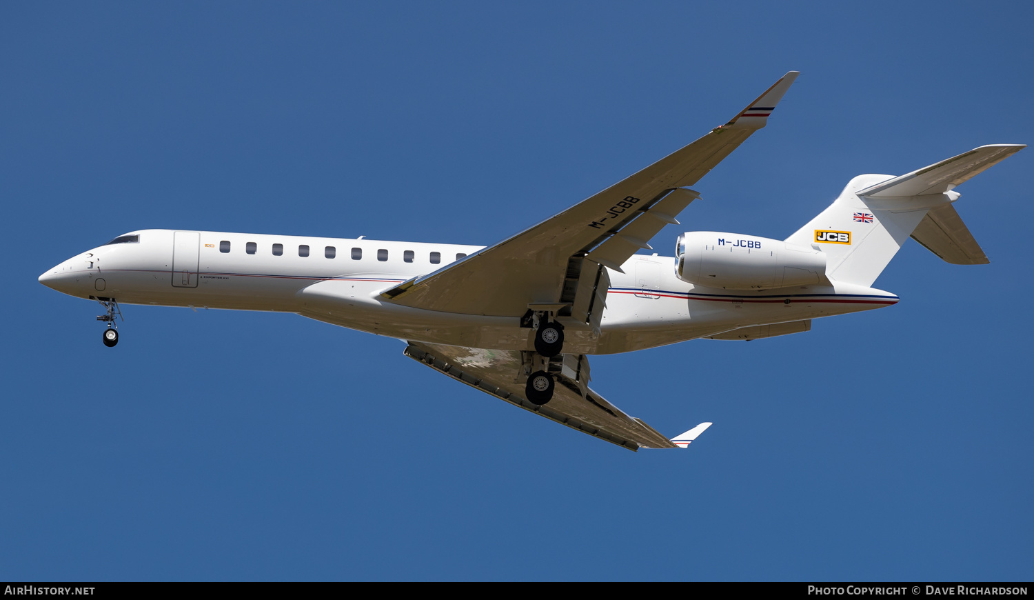 Aircraft Photo of M-JCBB | Bombardier Global 7500 (BD-700-2A12) | JCB - J.C. Bamford Excavators | AirHistory.net #475712