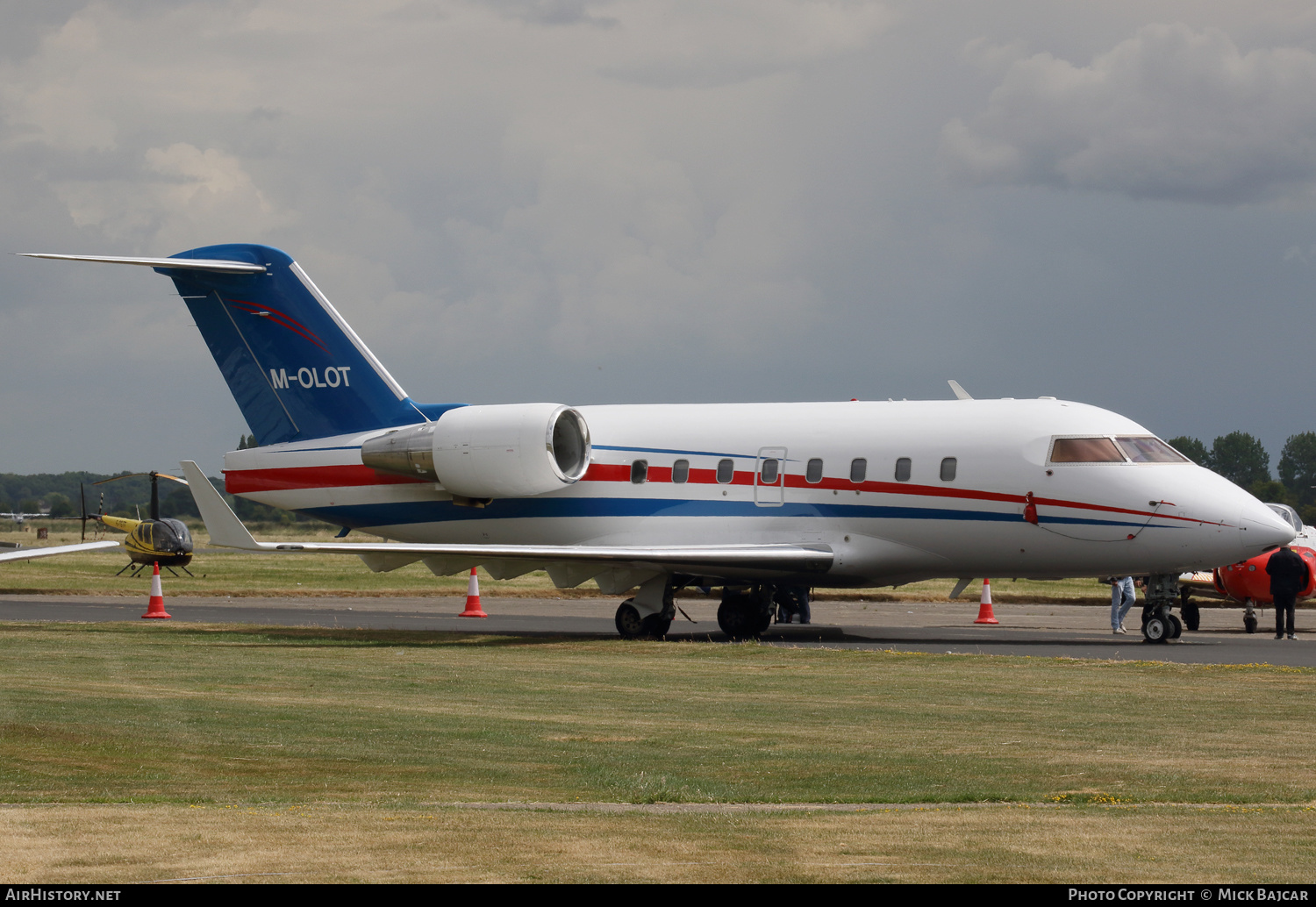 Aircraft Photo of M-OLOT | Bombardier Challenger 604 (CL-600-2B16) | AirHistory.net #475730