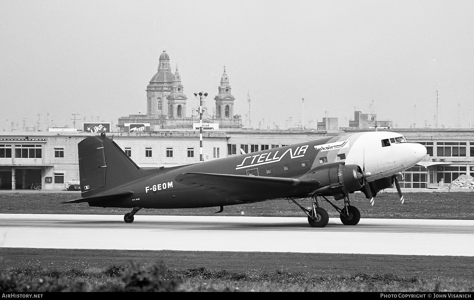 Aircraft Photo of F-GEOM | Douglas C-47A Skytrain | Stellair Transports Aériens | AirHistory.net #475850