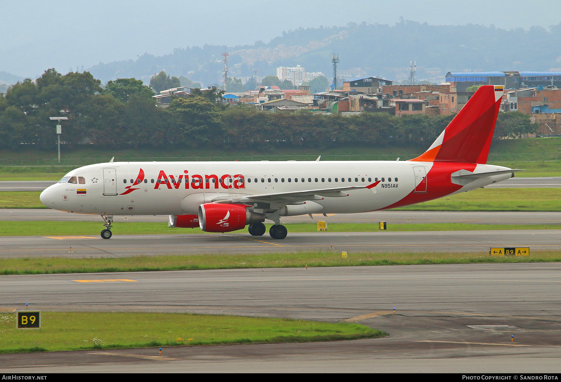 Aircraft Photo of N951AV | Airbus A320-214 | Avianca | AirHistory.net #476378