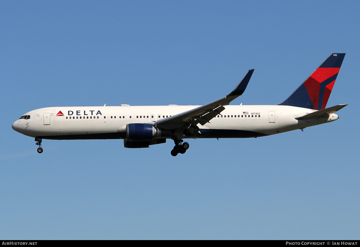 Aircraft Photo of N171DZ | Boeing 767-332/ER | Delta Air Lines | AirHistory.net #476593