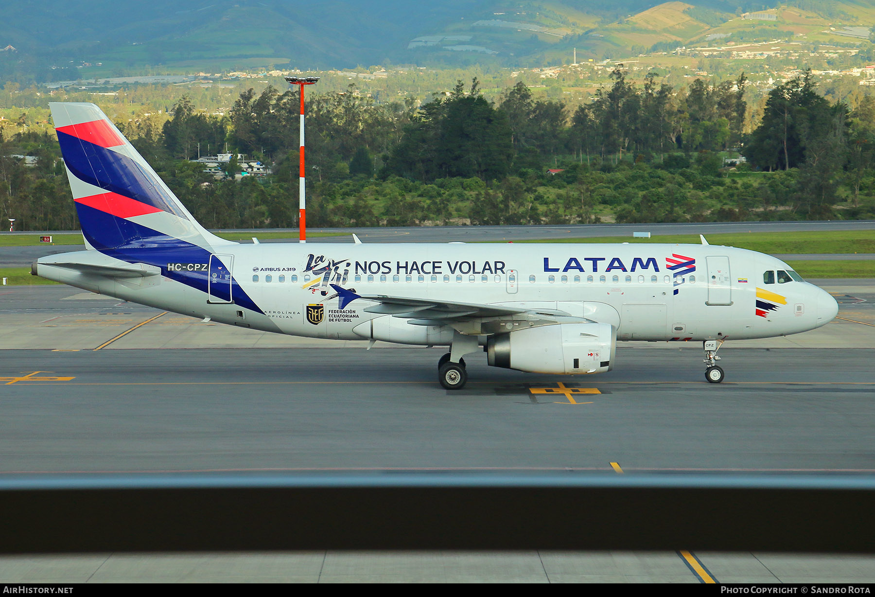 Aircraft Photo of HC-CPZ | Airbus A319-132 | LATAM Airlines | AirHistory.net #476602
