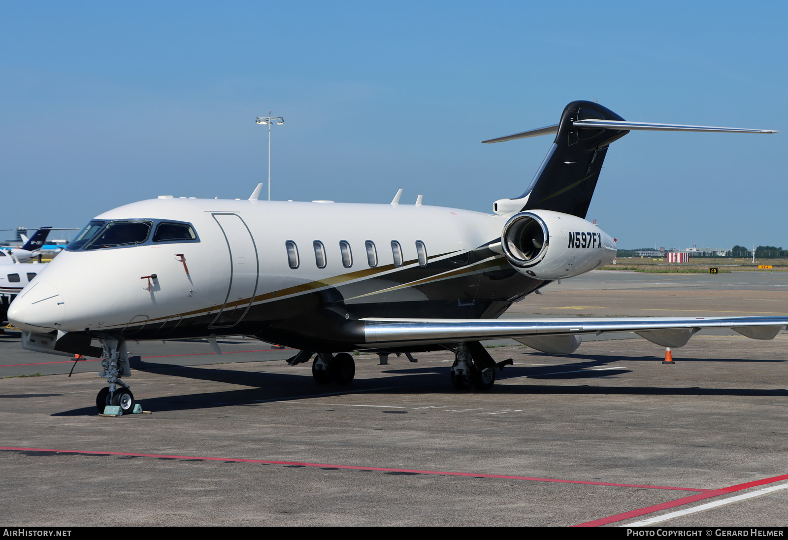 Aircraft Photo of N597FX | Bombardier Challenger 350 (BD-100-1A10) | AirHistory.net #476617