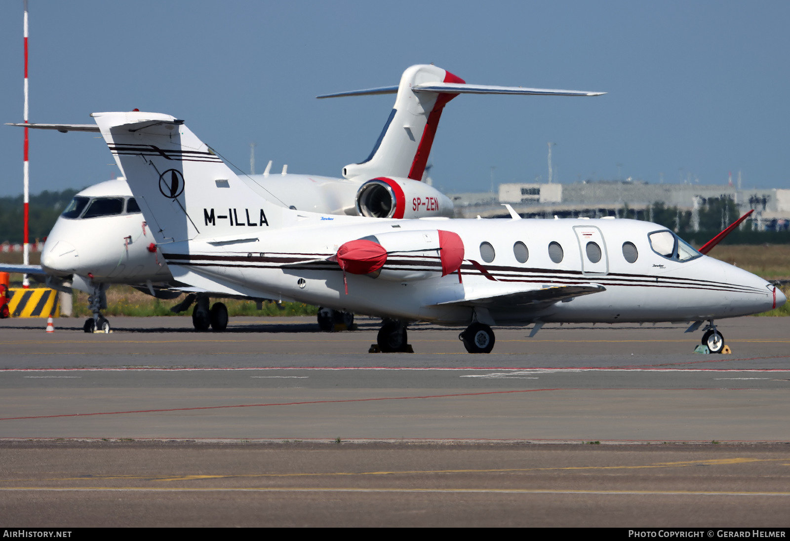 Aircraft Photo of M-ILLA | Raytheon Hawker 400XP | AirHistory.net #476627