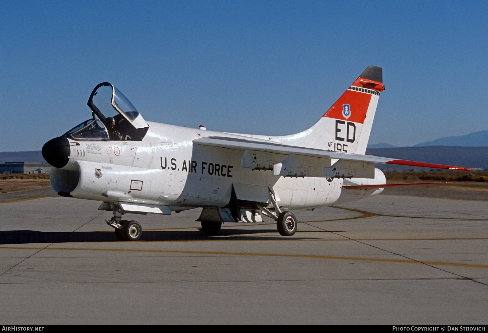 Aircraft Photo of 69-6195 / AF69-195 | LTV A-7D Corsair II | USA - Air Force | AirHistory.net #476646