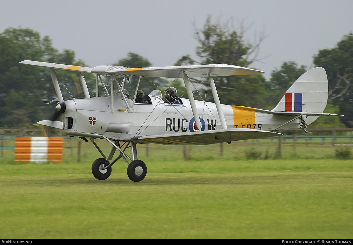 Aircraft Photo of G-AXBW / T5879 | De Havilland D.H. 82A Tiger Moth II | UK - Air Force | AirHistory.net #476958