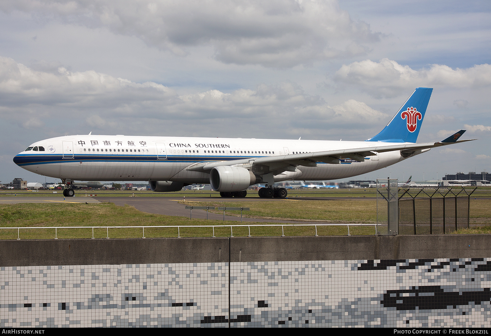 Aircraft Photo of B-8359 | Airbus A330-323 | China Southern Airlines | AirHistory.net #476970