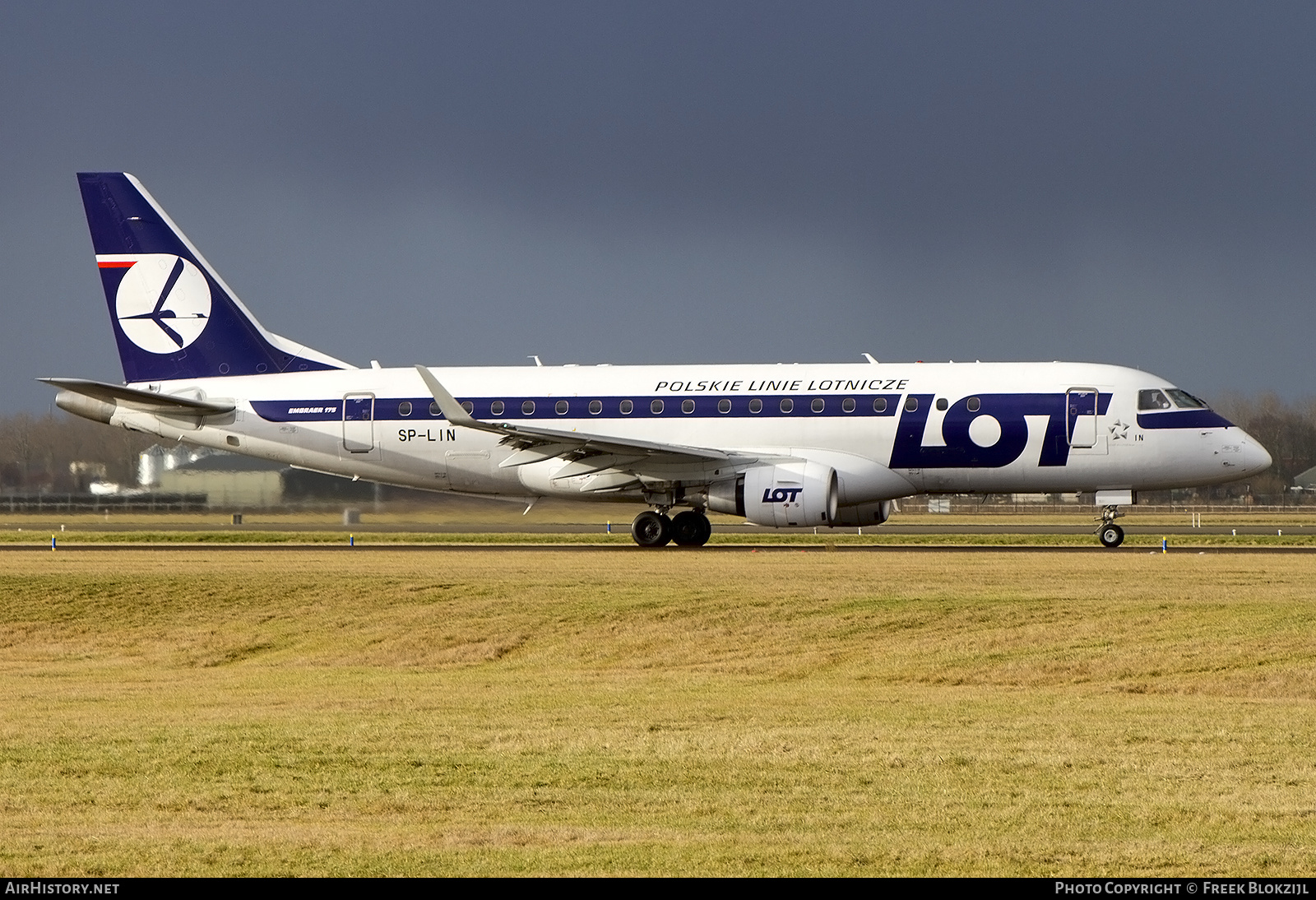 Aircraft Photo of SP-LIN | Embraer 175LR (ERJ-170-200LR) | LOT Polish Airlines - Polskie Linie Lotnicze | AirHistory.net #476988