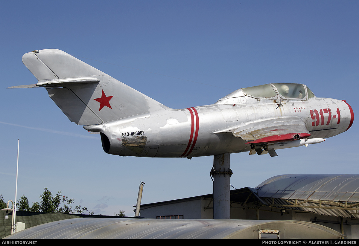 Aircraft Photo of 917-1 | Mikoyan-Gurevich MiG-15UTI | Soviet Union - Air Force | AirHistory.net #477037