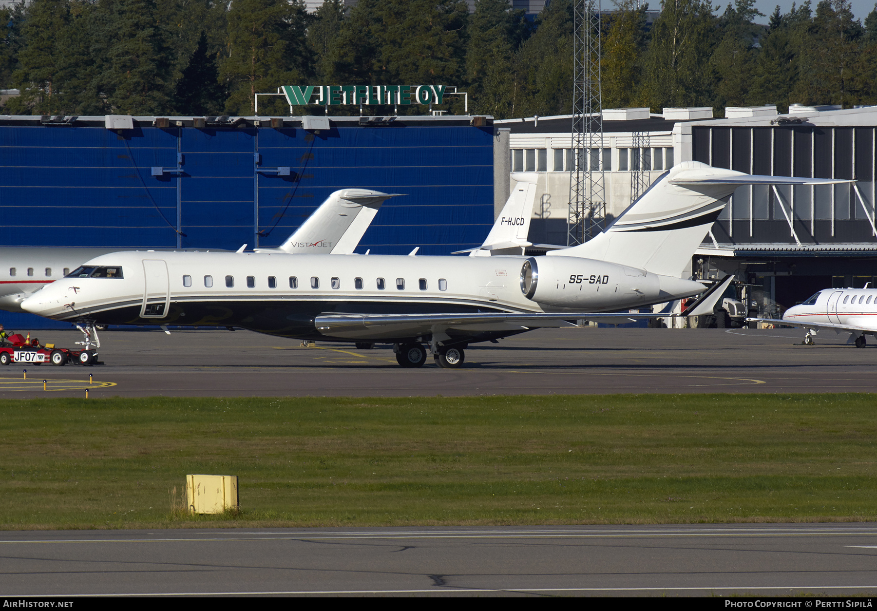 Aircraft Photo of S5-SAD | Bombardier Global 6000 (BD-700-1A10) | AirHistory.net #477050