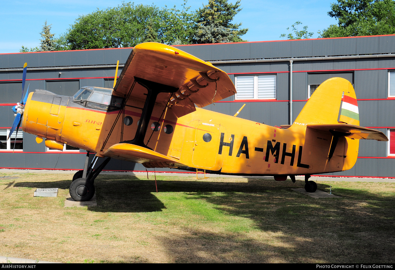Aircraft Photo of HA-MHL | Antonov An-2R | AirHistory.net #477064