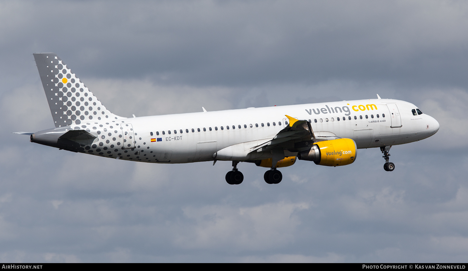 Aircraft Photo of EC-KDT | Airbus A320-216 | Vueling Airlines | AirHistory.net #477169